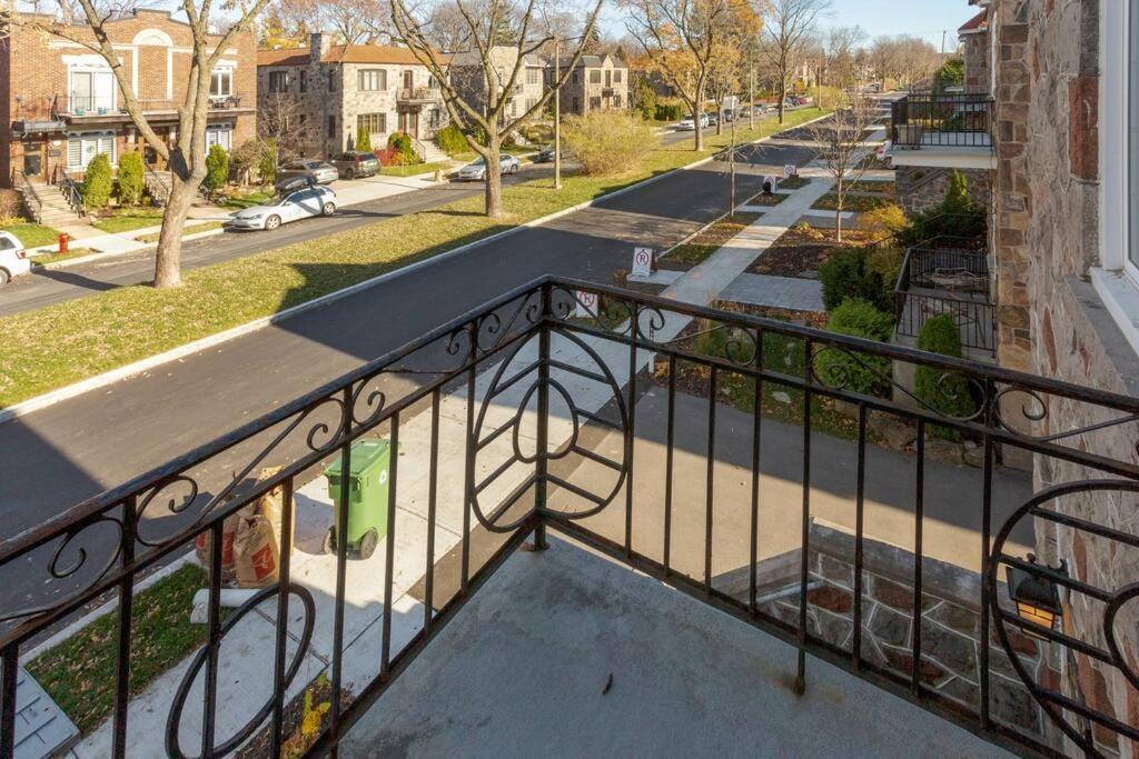 Free Parking, Beautiful 4 1/2- 2 Bedroom Apartment Montreal Luaran gambar