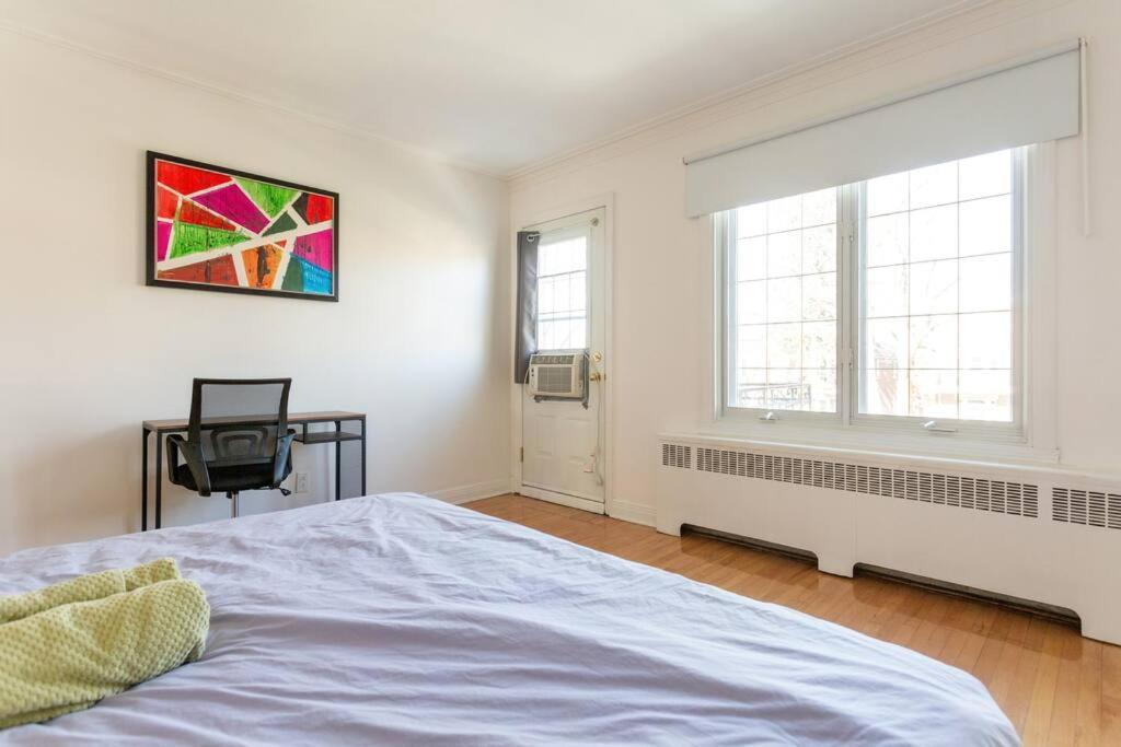 Free Parking, Beautiful 4 1/2- 2 Bedroom Apartment Montreal Luaran gambar