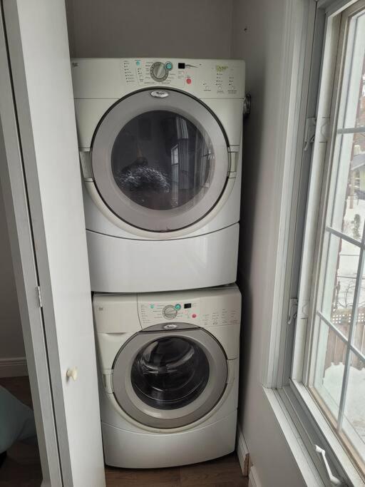 Free Parking, Beautiful 4 1/2- 2 Bedroom Apartment Montreal Luaran gambar