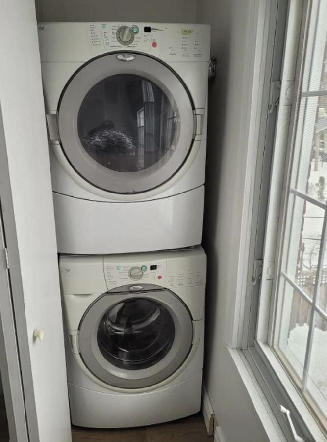 Free Parking, Beautiful 4 1/2- 2 Bedroom Apartment Montreal Luaran gambar