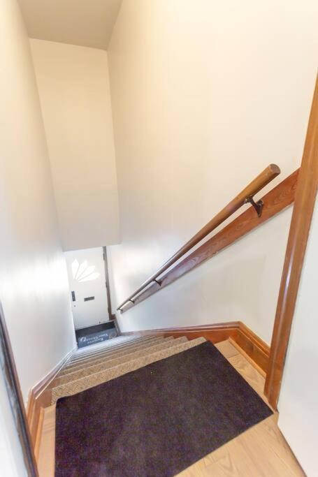 Free Parking, Beautiful 4 1/2- 2 Bedroom Apartment Montreal Luaran gambar