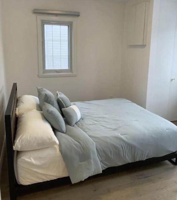 Free Parking, Beautiful 4 1/2- 2 Bedroom Apartment Montreal Luaran gambar